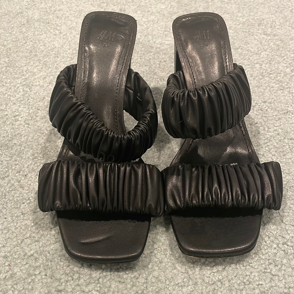 H & M heel